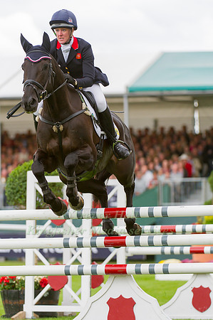 Nicola Wilson And Opposition Buzz