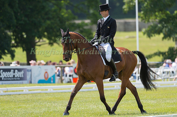 Jonty Evans (IRL) riding Double Dutch V