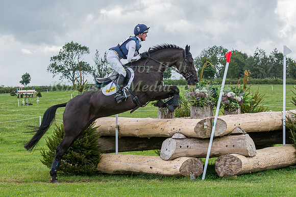 NICOLA WILSON RIDING  BULANA