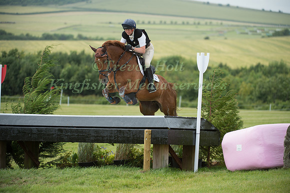 Jeanette Brakewell (GBR) riding Forever Red