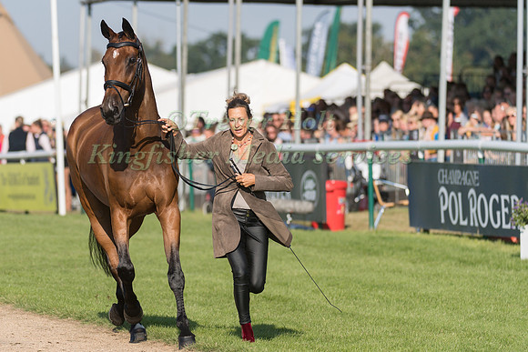 SARAH BULLIMORE (GBR) AND REVE DU ROUET