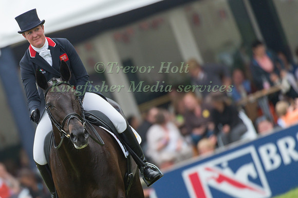 Nicola Wilson (GBR) riding Annie Clover