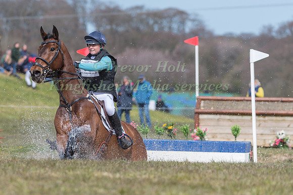 SASHA HARGREAVES RIDING WOODLANDS BE DARING