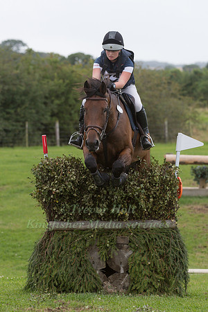 JESSICA SMITH RIDING  MULIEBRILE