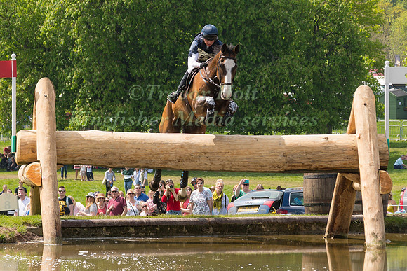 LOUISE HARWOOD  (GBR) RIDING  MR POTTS