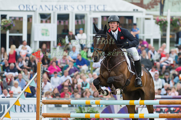 Oliver Townend (GBR) riding Samuel Thomas II