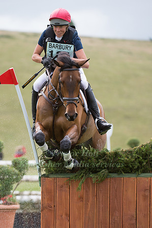 LUCY  JACKSON (NZL) RIDING  MRS BROWNS BOY