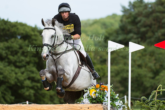 Richard P Jones riding Alfies Clover