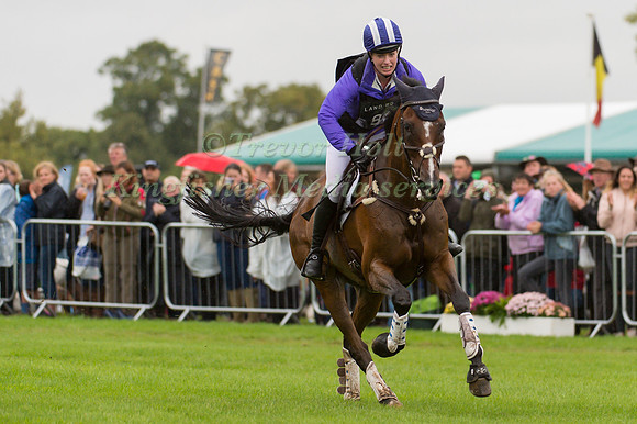 HOLLY  PAYNE-CARAVELLA (USA) RIDING NEVER OUTFOXED