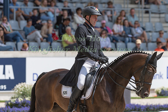 ANDREAS DIBOWSKI (GER) AND  FRH CORRIDA