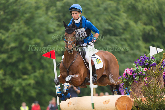Bert Bolton (GBR) riding Purple Sands