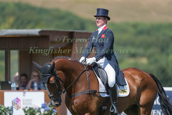 NICOLA WILSON (GBR) AND ONE TWO MANY