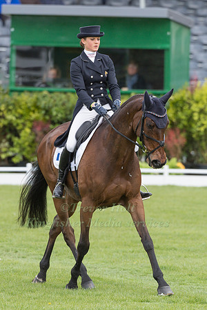 Clara Loiseau (FRA) and  Wont Wait