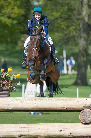 Elizabeth Abell riding  GLIMAVRAGH