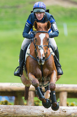 Zara Phillips riding  DROPS OF BRANDY