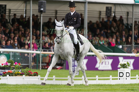 Jonathan Paget (NZL) and  Shady Grey