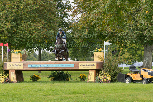 KATHRYN ROBINSON (CAN) RIDING LET IT BEE