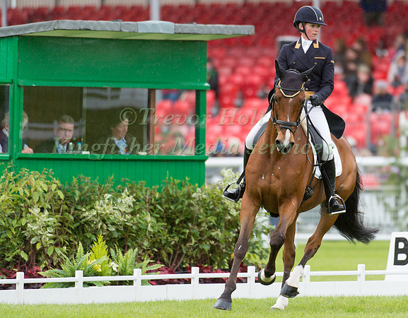 Hannah Bate (GBR) riding Finbury Hill