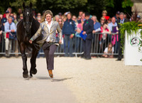Nicola Wilson and Opposition Buzz