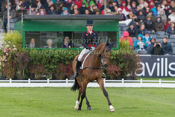 Pippa Funnell (GBR) and  Billy Walk On