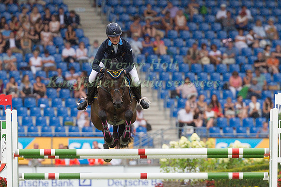 HANNA BERG (SWE) AND QUITE SURVIVOR