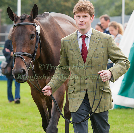 Angus Smales (GBR) and Ballyvooney in the 1st Horse Inspection