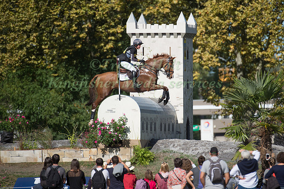 Cristina Pinedo Sendagorta (ESP) riding Helena XII