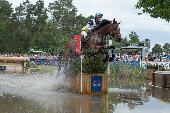 ANNA FRESKGARD (SWE) AND FLY AWAY V D N. RANCH
