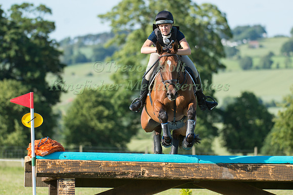 Becci Tidd, Riding  Bee Naround