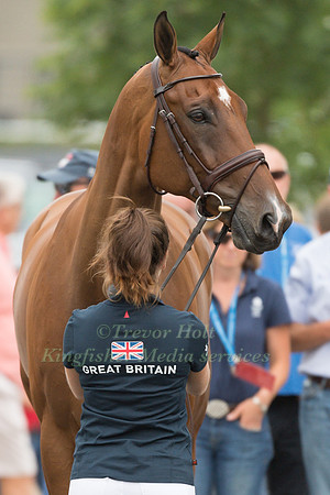 LAURA COLLETT (GBR) AND  LONDON 52