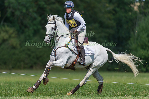 Pippa Funnell  riding Billy The Biz