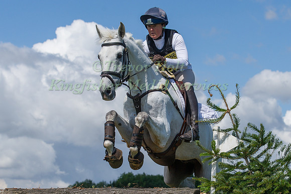 Pippa Funnell  riding Billy The Biz