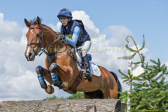 Emily Baldwin  riding Rinwood Cooley