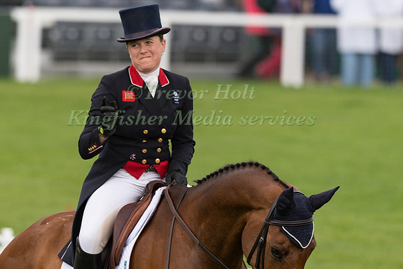 Pippa Funnell (GBR) and  Billy Walk On
