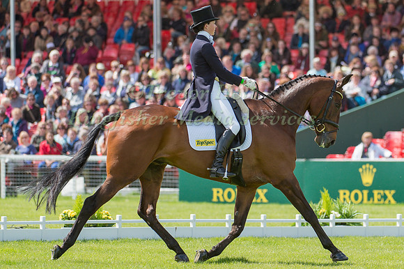 Charlotte Agnew (GBR) riding Out of Africa Two