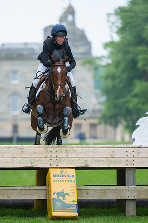 Stephanie  D'Andrimont (BEL) riding  Daisy XV