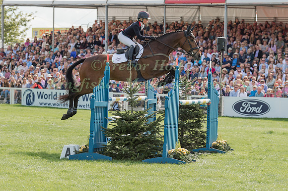 Rosalind Canter (GBR) and Lordships Graffalo