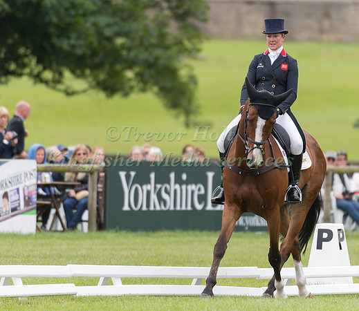 NICOLA WILSON (GBR) AND ONE TWO MANY
