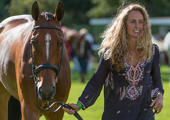 Jodie Amos (GBR) and  Wise Crack