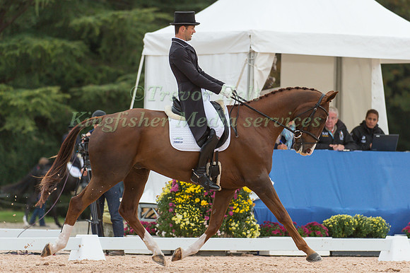 Jonathan Paget of New Zealand riding Clifton Signature