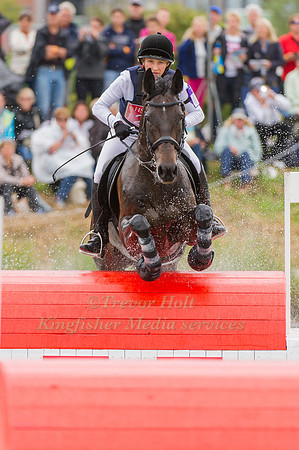 Alena Tseliapushkina and Passat