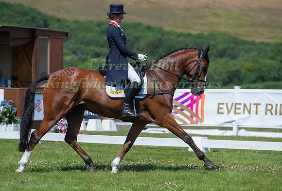 NICOLA WILSON (GBR) AND ONE TWO MANY