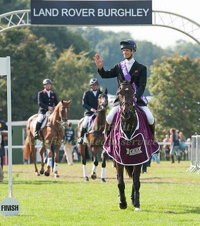 William Fox-Pitt Riding Bay My hero Enters the Arena as Winner of the FEI Classics.