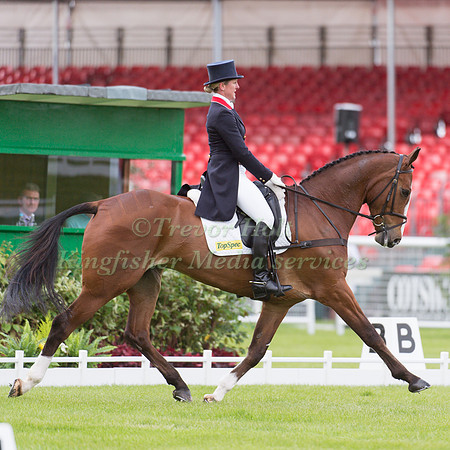 Nicola Wilson (GBR) and One Two Many