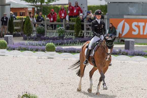 JULIA KRAJEWSKI AND AMANDE DE B'NEVILLE