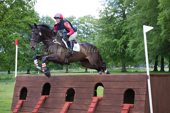 Louisa  Lockwood (GBR)  riding Shannondale Quest