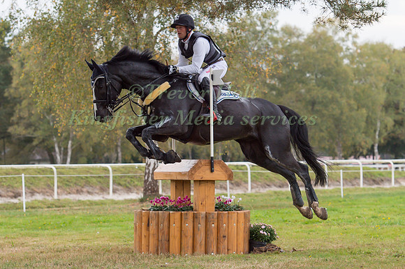 Michael Jung of Germany riding Halunke FBW