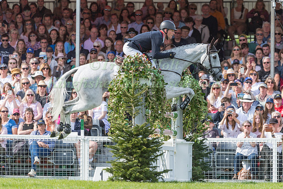 Oliver Townend (GBR) and Swallow Springs