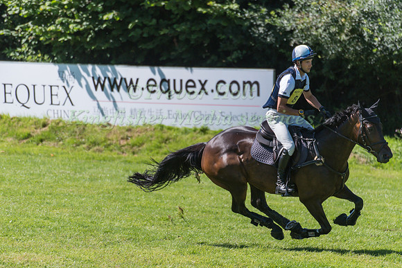 ARTHUR  DUFFORT (FRA) RIDING OAKLANDS FIRST TIME