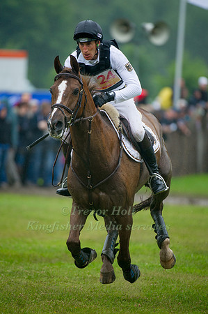 Dirk Schrade and Hop and Skip